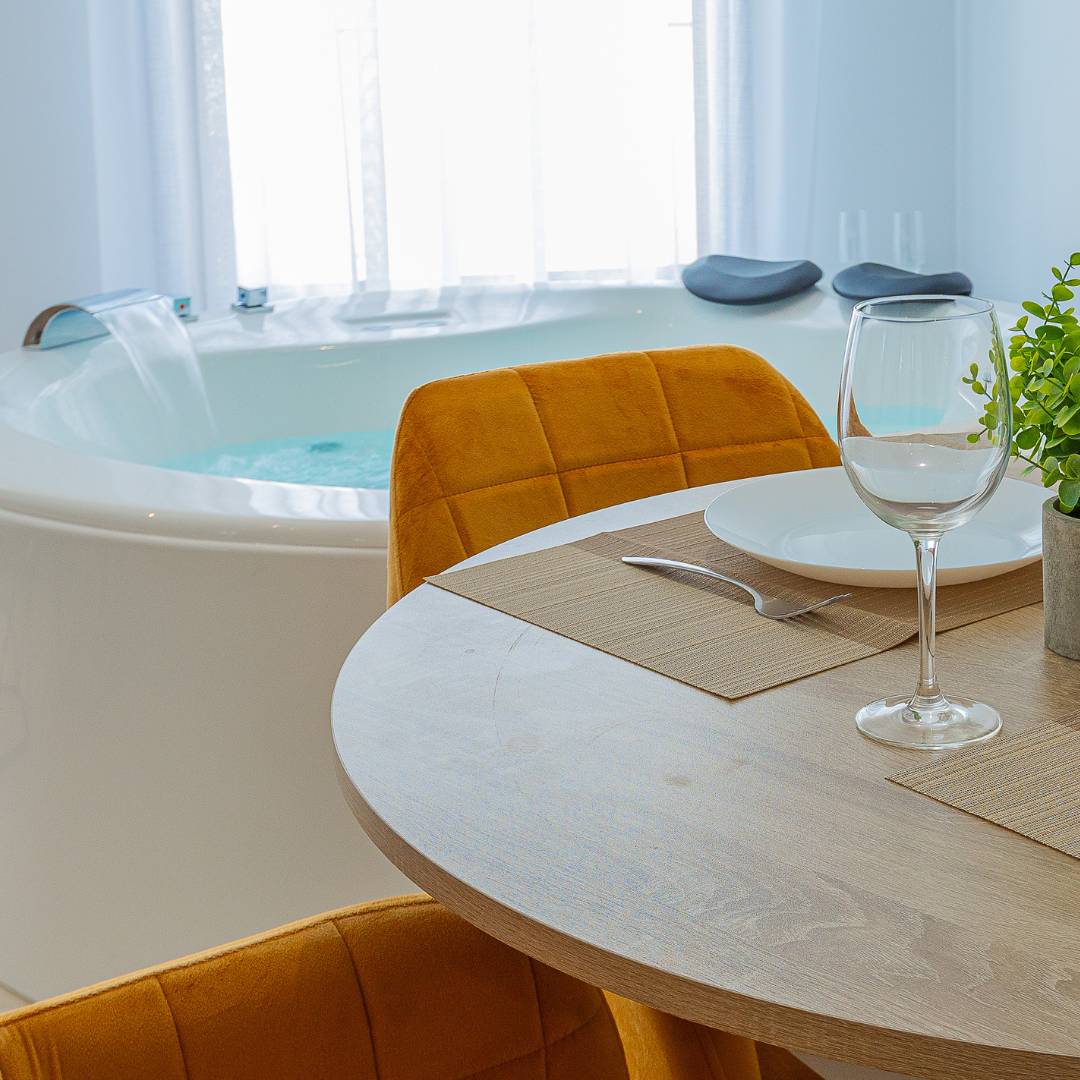 La Serreria – jacuzzi and castle views 1