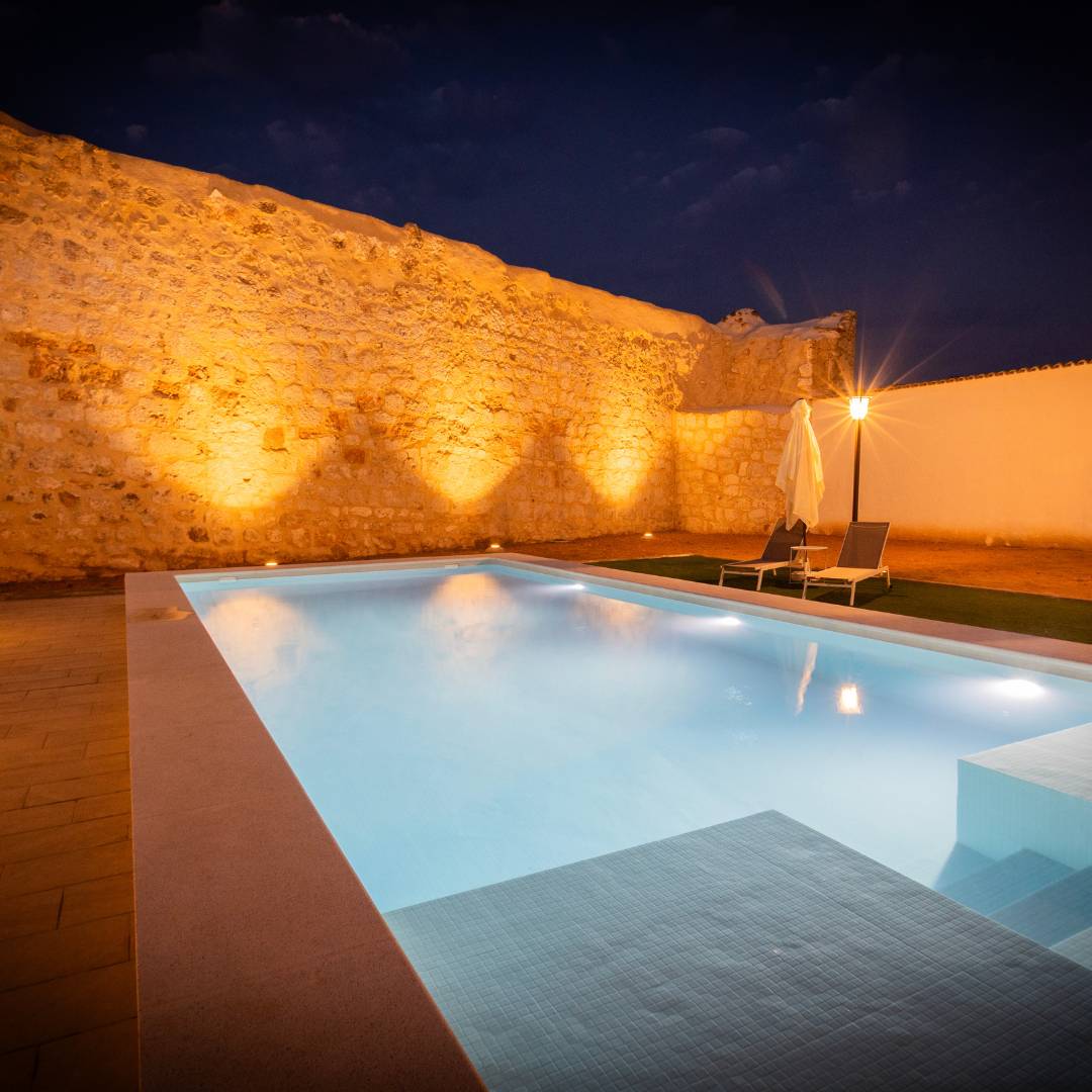 La Serreria - jacuzzi and castle views 2